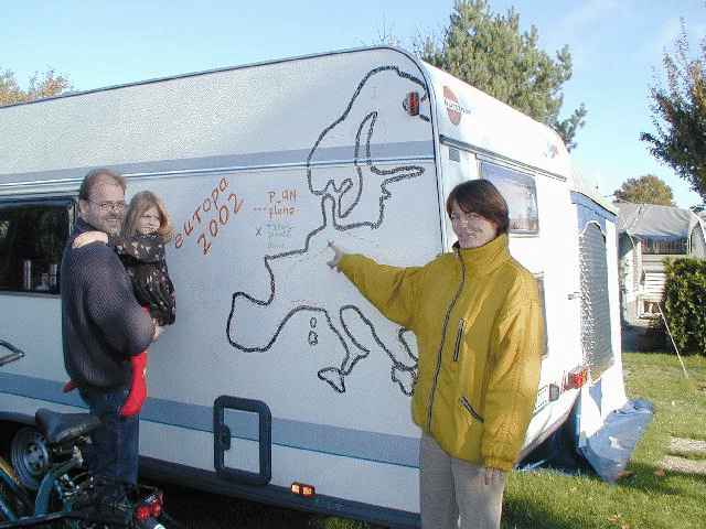 Bisschen Holz und Blech auf Rädern und saukalt - wie aufregend!!!